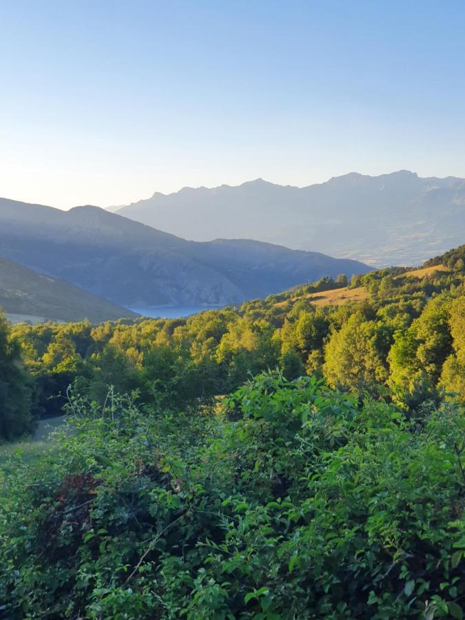 Village De Chalets Et Camping La Pierre De L'Aigle La Bréole Buitenkant foto