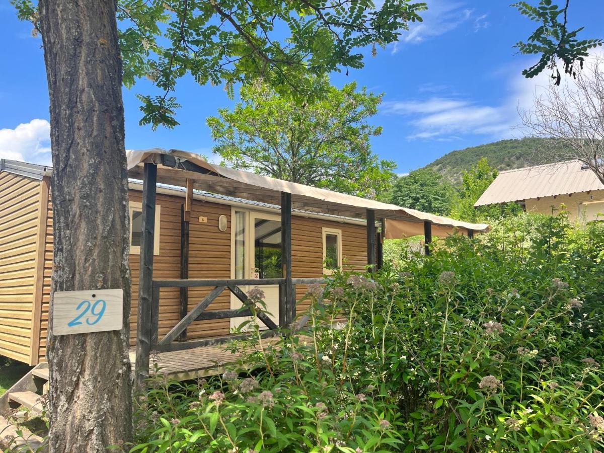 Village De Chalets Et Camping La Pierre De L'Aigle La Bréole Buitenkant foto