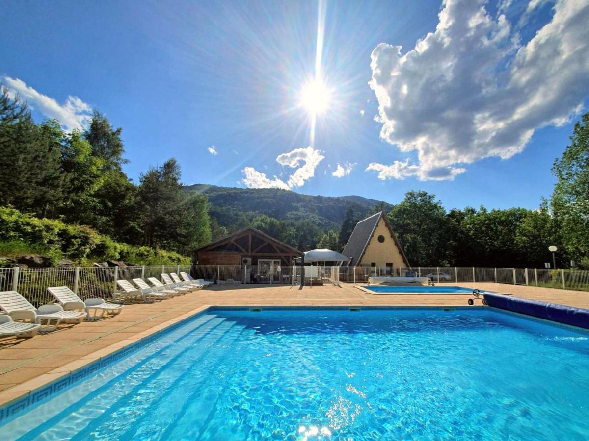 Village De Chalets Et Camping La Pierre De L'Aigle La Bréole Buitenkant foto