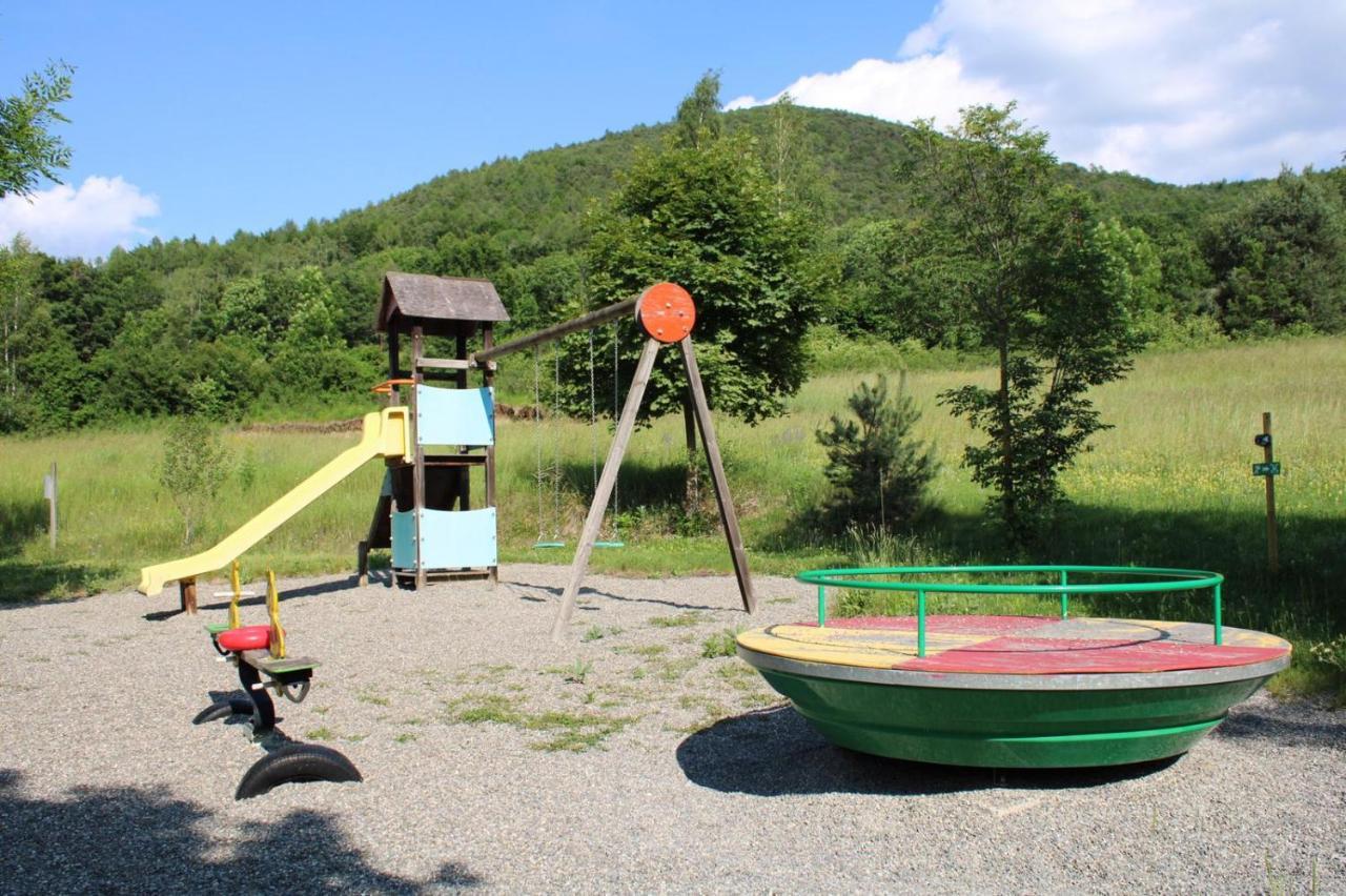 Village De Chalets Et Camping La Pierre De L'Aigle La Bréole Buitenkant foto